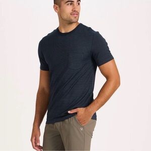 Vuori Men's Linear Tech Pocket Tee in ink navy blue stripe
